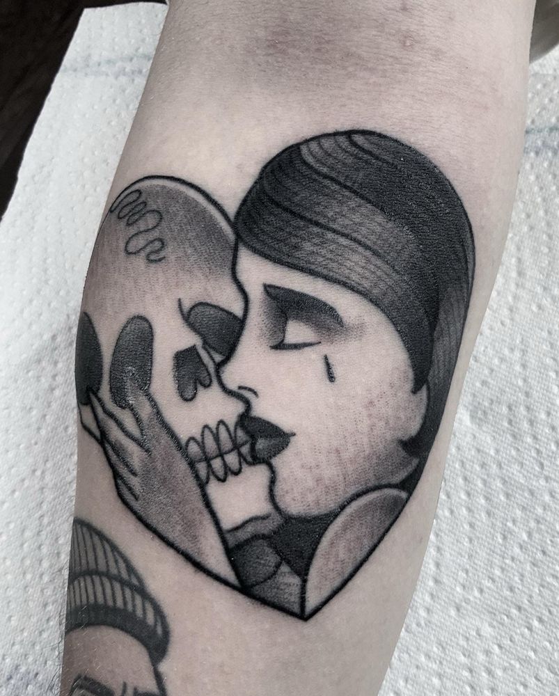 forever longing for twizzy <3
.
.
.
#blacktattoo #blacktattooart #blxckink #darkartists #onlyblackart #germantattooers #blackworkers #tattooartist 
#traditional #traditionaltattoo #blackworktattoo #blackwork #tattoo #tattoos #inked #fyp #foryoupage 

#mönchengladbach 
#saintblacktattoo