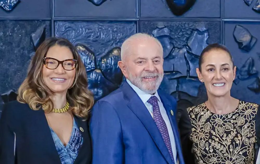 Lula elogia Claudia Sheinbaum e diz que ela fará mulheres terem orgulho de entrar na política