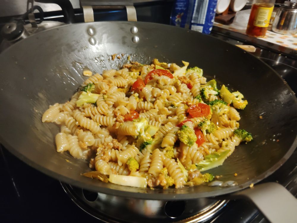 It's a pasta dish I made, it has hot cherry peppers, hot Italian sausage, broccoli, garlic, and a sauce I made by reducing beef broth with the pasta noodles

Recipe: https://www.cookwell.com/recipe/garlicky-italian-sausage-and-broccoli-pasta