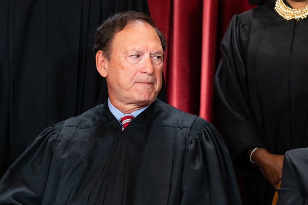 Justice Alito’s Stock Portfolio Stands Apart on US Supreme Court