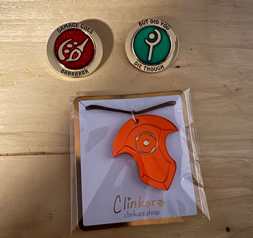 Pictomancer with “damage goes brrrrrrr”, White Mage with “but did you die though”, and an Azem crystal.