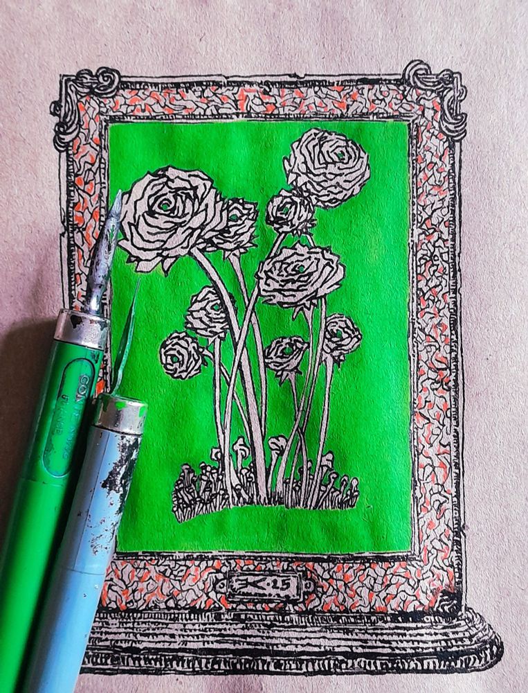 Dessin à l'encre de Chine de fleurs avec porte-plumes 