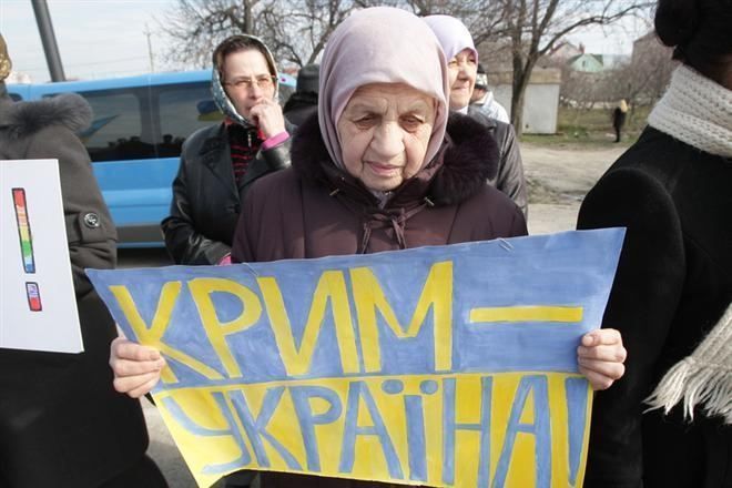 Crimean student prosecuted for the Ukrainian and Crimean Tatar flags and the words Crimea is Ukraine