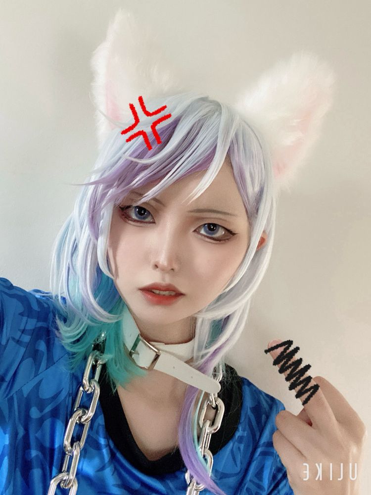 見てんじゃねーよ💢💢