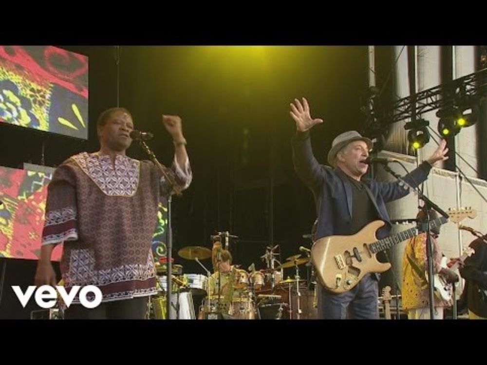 Paul Simon - Diamonds on the Soles of Her Shoes (from The Concert in Hyde Park)