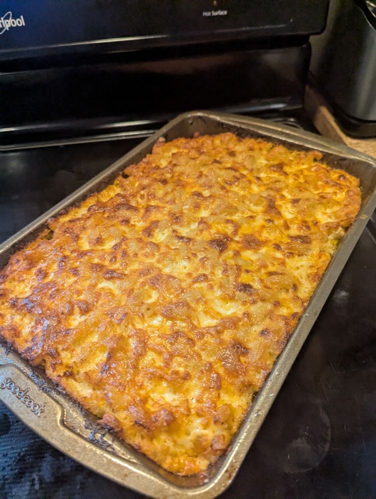 Cel once again baked a pan of Mac and cheese but it's been months since the last time and now she's back with a newer good looking pan