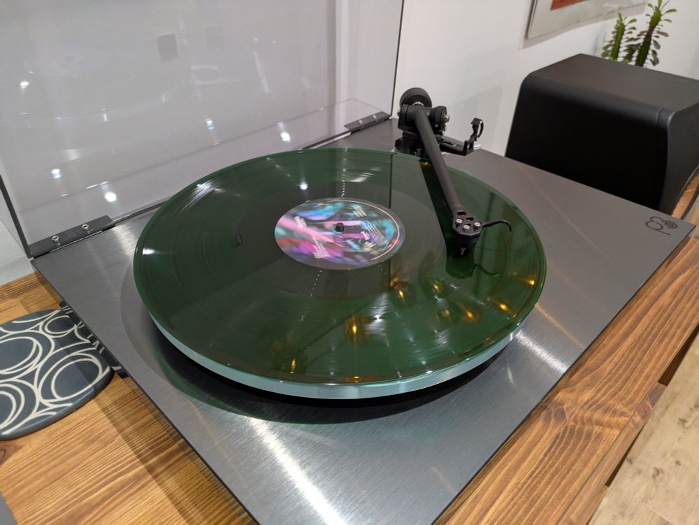 'Liquid Skin' by Gomez on bottle green transparent vinyl spinning on a Rega Planar 3 RS