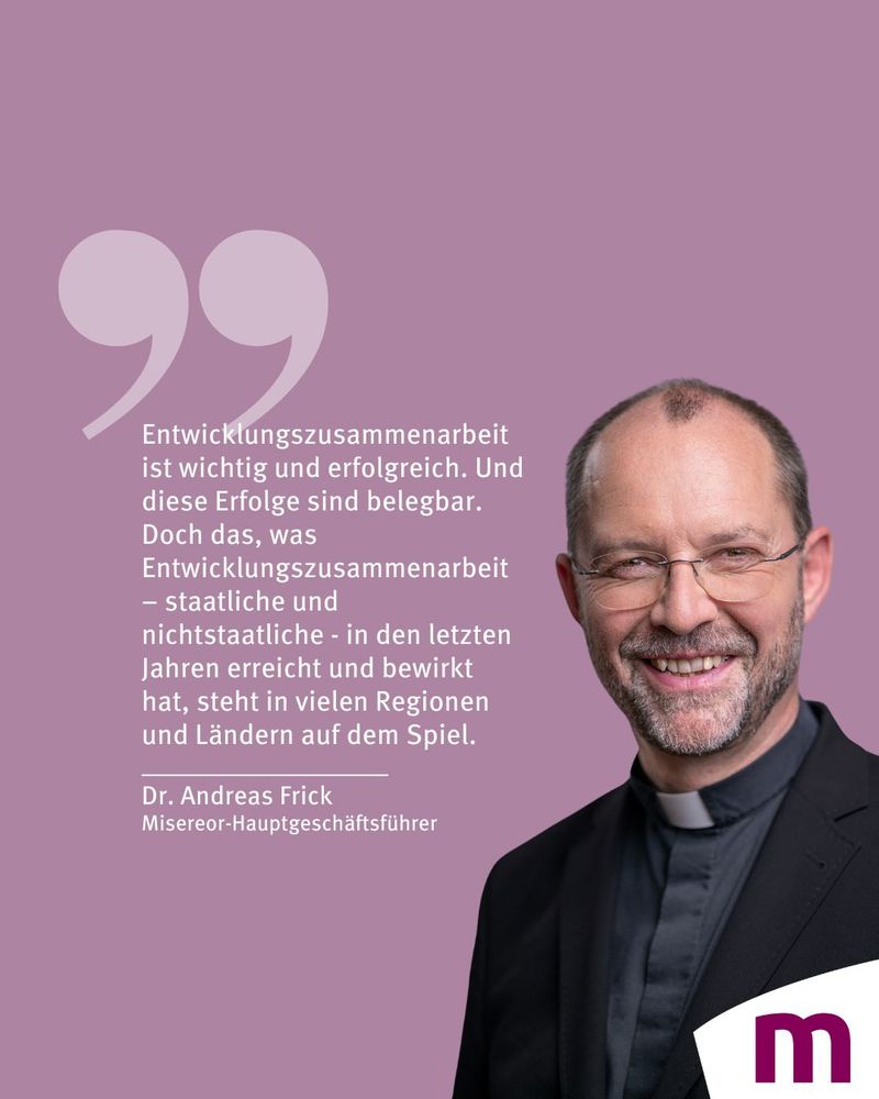 📢 Kürzungen gefährden Entwicklung & Frieden.

„Denn ohne internationale Zusammenarbeit, ohne die weitere Entwicklung anderer Länder, mit weltweit wachsender Armut & Hunger wird es weder Frieden noch Sicherheit für uns und weltweit geben.“
Das sagte unser Vorstand heute in Berlin.
#Misereor #JPK2025