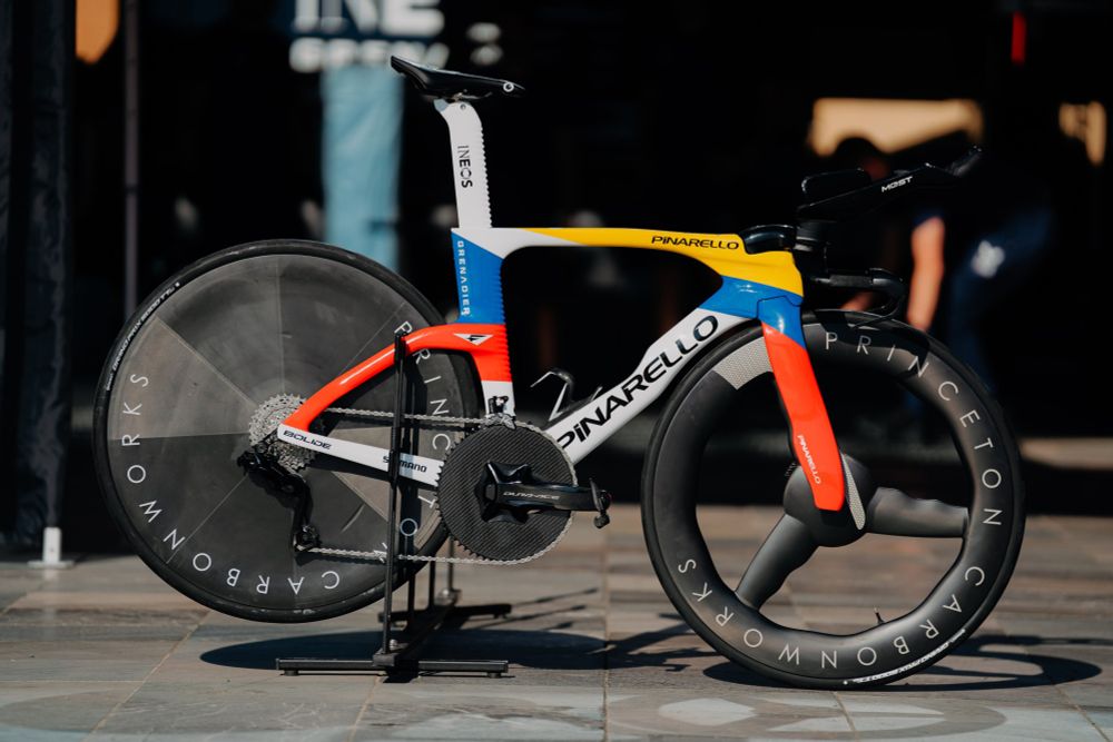 time trial bike for Egan Bernal with colombian stripes on it 