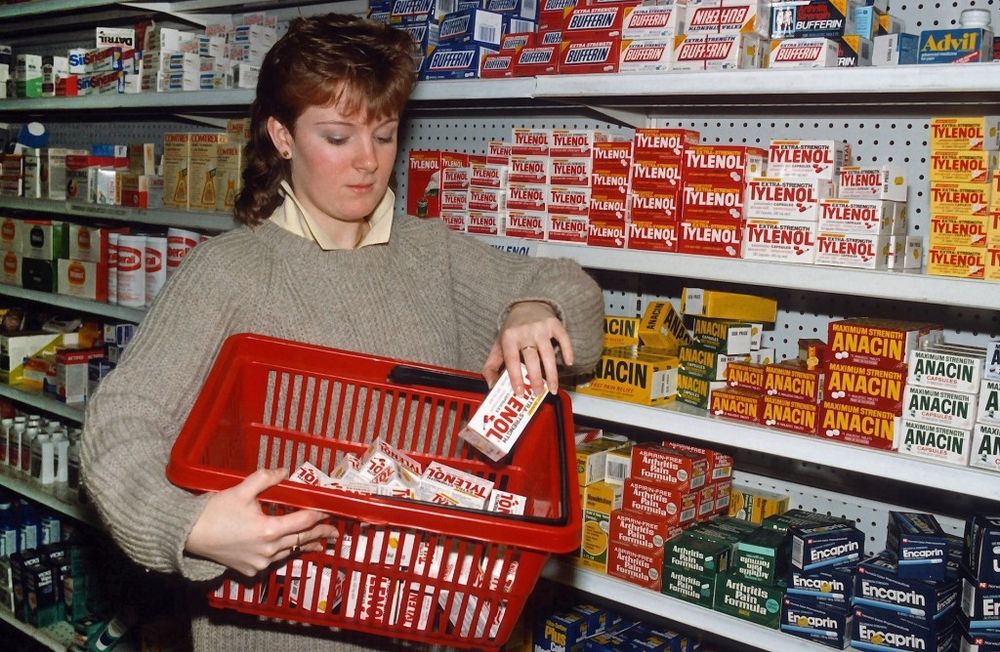 Early on the morning of Sept. 29, 1982, a tragic, medical mystery began with a sore throat and a runny nose. It was then that Mary Kellerman, a 12-year-old girl from Elk Grove Village, a suburb of Chi...