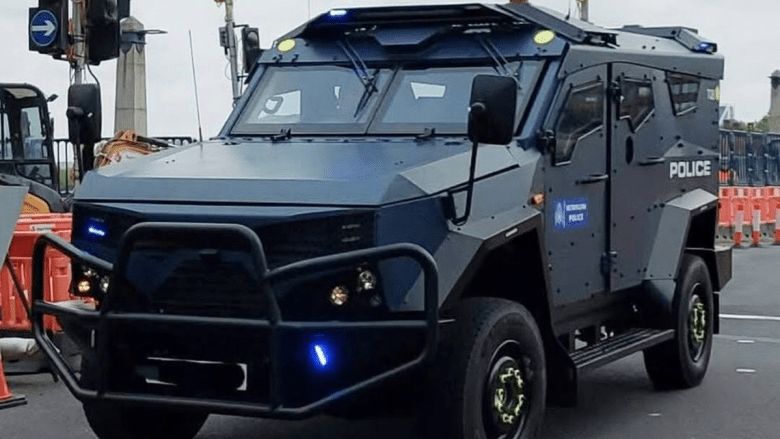New met police bullet proof vehicles driven by tiny pathetic walts 