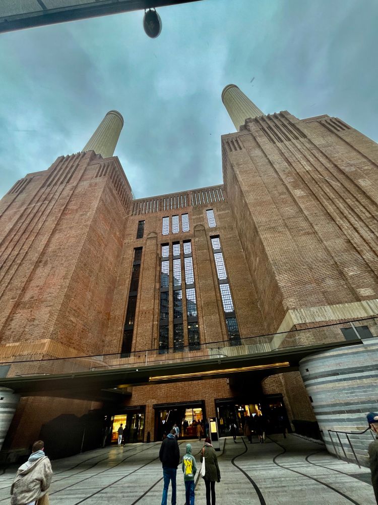 Photo de l’entrée du Battersea Power station
