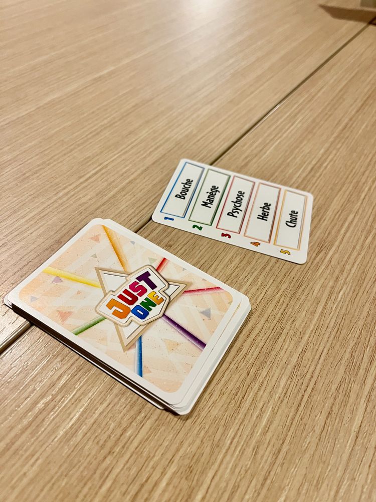 Photo des cartes du jeu Just One