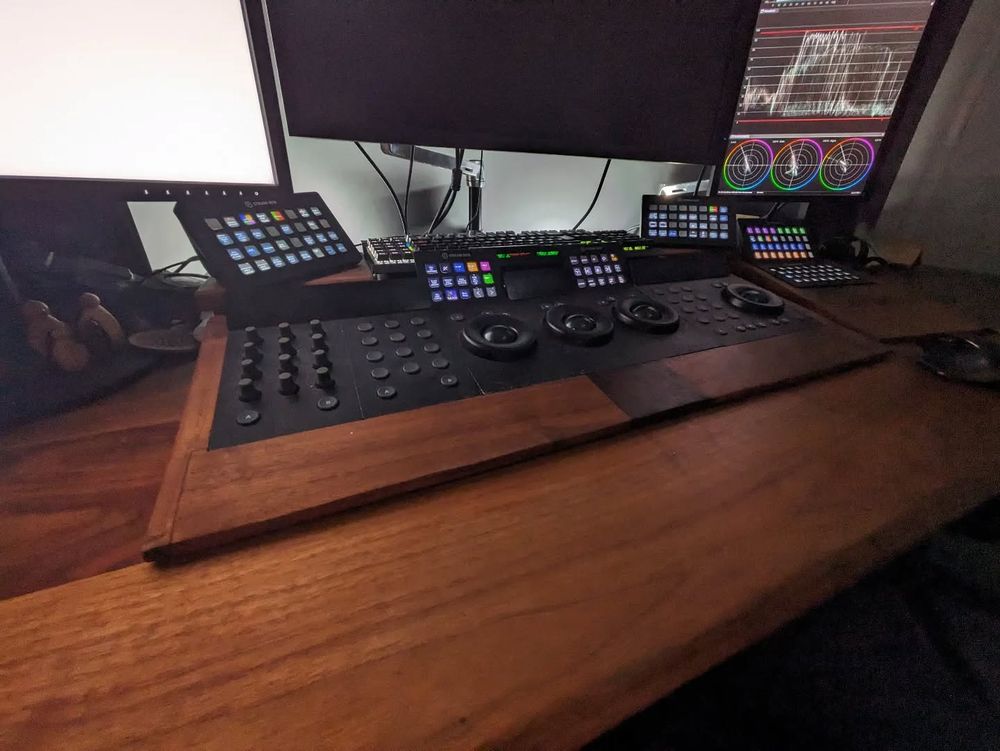 Because I forgot to attach this to my last post 🫣

A few years ago I made this absolutely lovely walnut surround for my elements panels and I think it remains (apart from the rocking chair I'm 7 or 8 months into making 🫣🫣🫣🫣🫣) my most difficult\challenging woodworking project yet.

Looking forward to working with as many of you over the coming year! Wishing a Happy New Year to all! 🥰