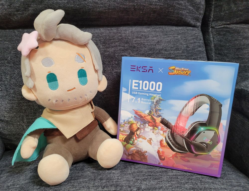 Logan plush with sandrock headphone box