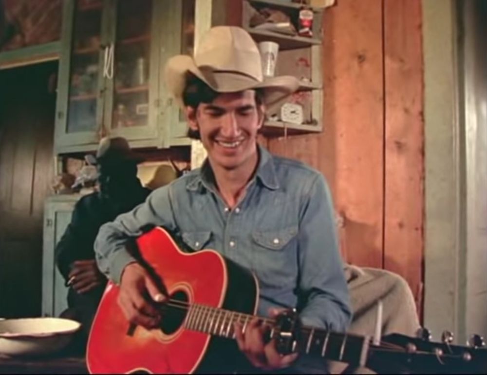 Imagen del cantautor country-folk texano Townes Van Zandt fallecido el 1 de enero de 1997. 
La imagen pertenece al documental "Heartworm Highways" sobre la escena musical country, donde interpreta uno de sus mayores éxitos, "Pancho and Lefty"