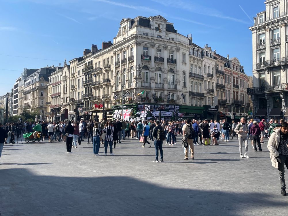 Brussels bathed in sunshine. O’Reilly’s Irish bar.