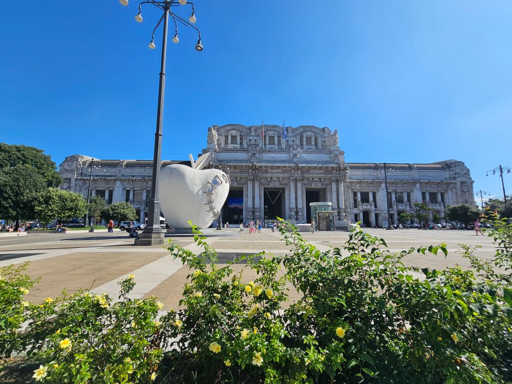 Outside view of Milano Centrale 