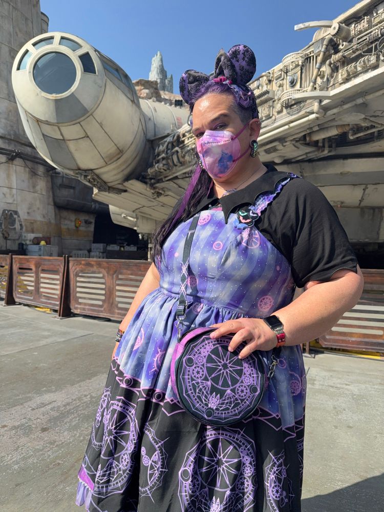 Closer look at the outfit 