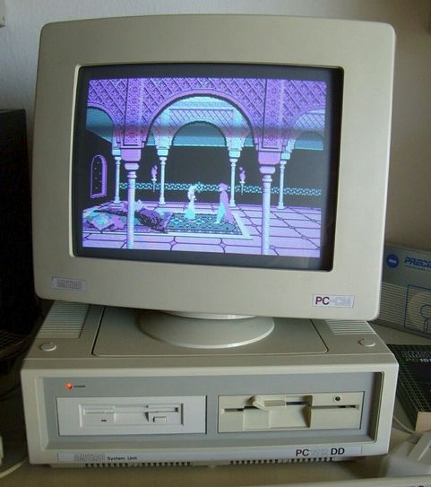 Amstrad PC 1512, with Prince of Persia in glorious CGA on screen