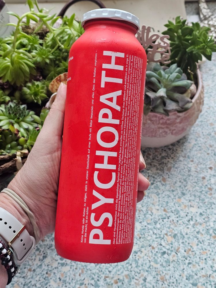 True fruits, große rote Glasflasche (smoothie) mit Aufschrift "Psychopath"