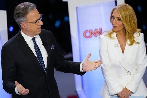 Old News: An Aging President Meets a Complicit Anchorman