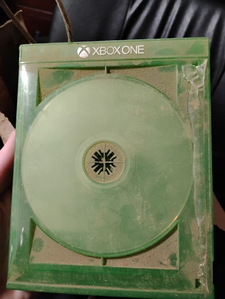 I did not realize the case was this dusty. How is this even possible? Did someone just dump a vacuum bag on the case? 😑