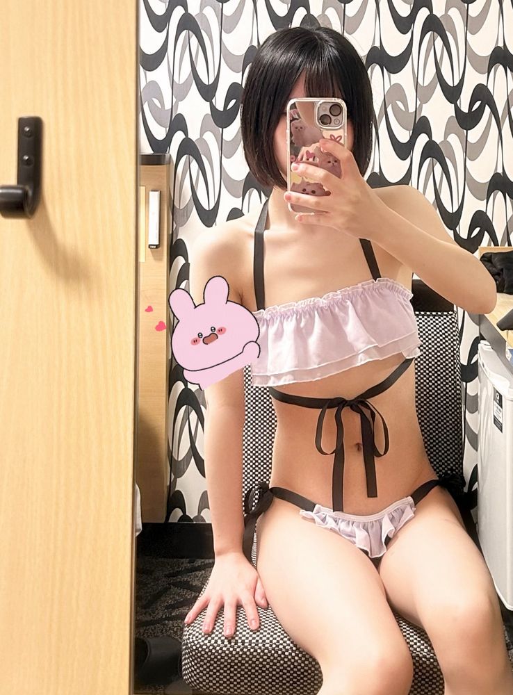 これはメイドさんビキニ🐈かわいい🐈