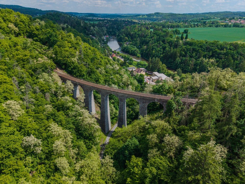 Železniční viadukt Žampach