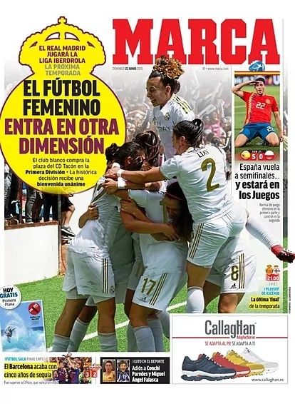Portada de Marca con una foto del equipo femenino del Madrid y el titular "El fútbol femenino entra en otra dimensión" 