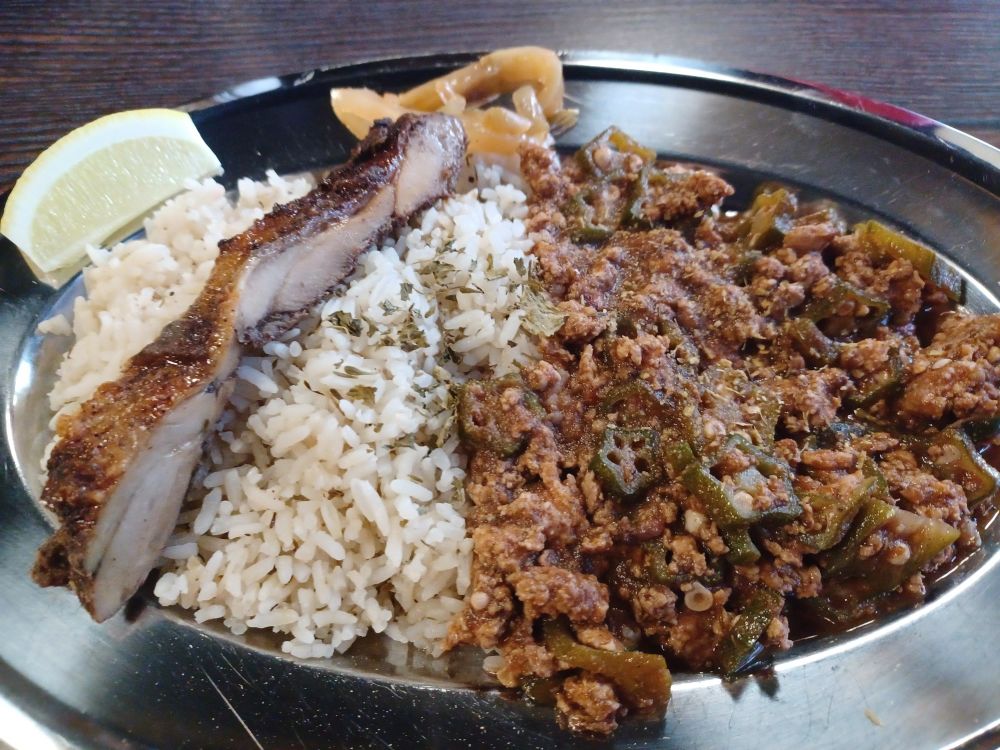 ジャークチキンとスパイスカレー