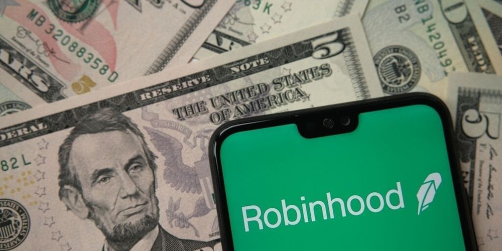 Could Robinhood and Revolut Find Stablecoin Success Where PayPal Stumbled? – Decrypt