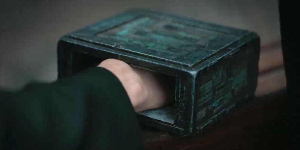 gom jabbar torture box from Denis Villeneau's version of the film Dune