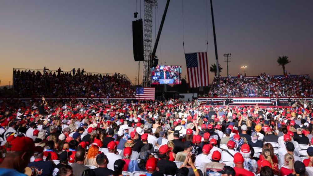 Federal officials say no evidence of assassination attempt after man arrested with weapons near Trump rally in California | CNN Politics