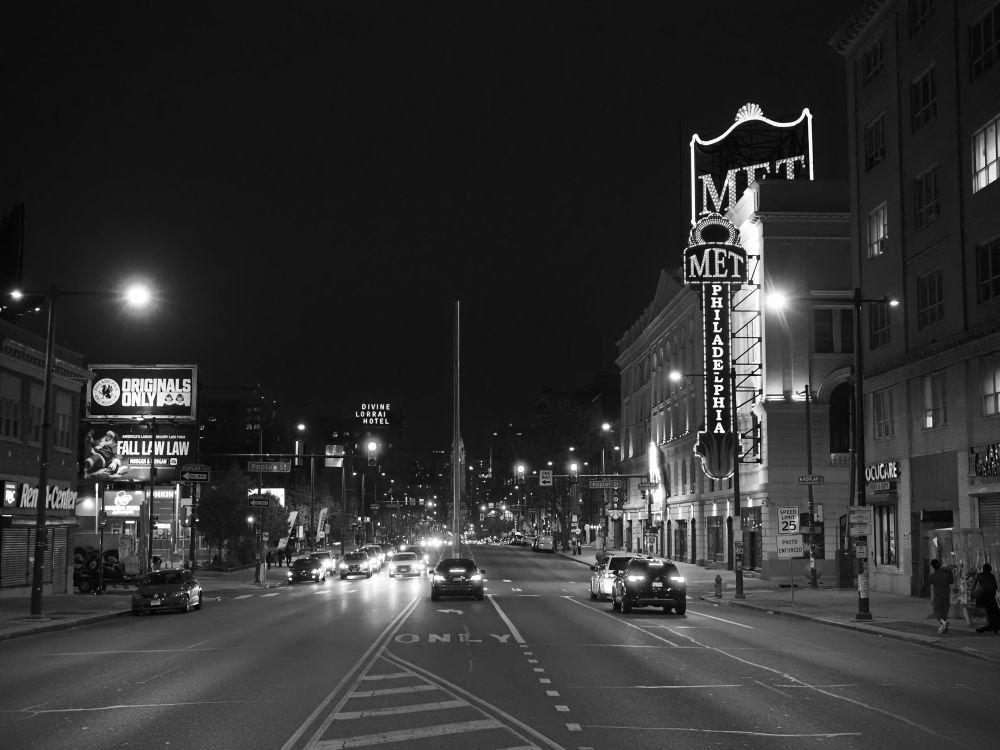 A grayscale shot of North Broad Street from the median just south of Girard Avenue. The Met Philadelphia can be seen on the right as well as the sign for the Divine Lorraine Hotel. There’s a silly Morgan & Morgan billboard on the left. (25mm, f/2.2, 1/200 sec)
