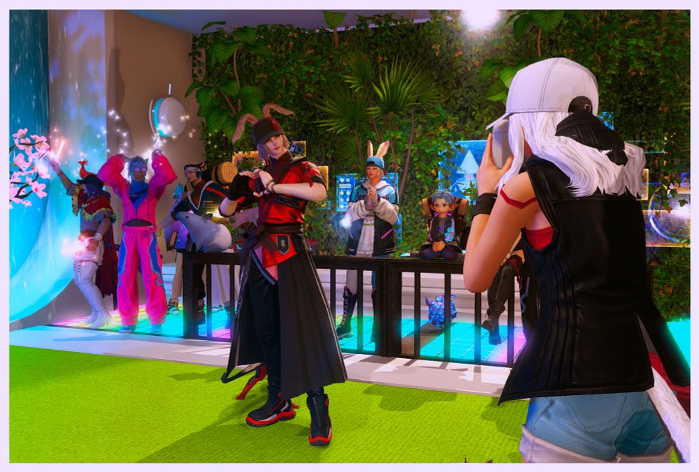 Gpose from CanvasAP featuring my character taking a photo of one of the trainers ready for battle, a viera male who was the daring host of the event.