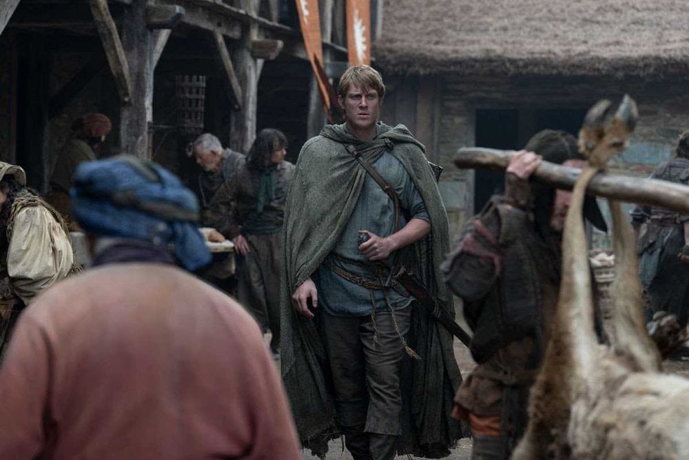 Dunk walks through a market in A Knight of the Seven Kingdoms.