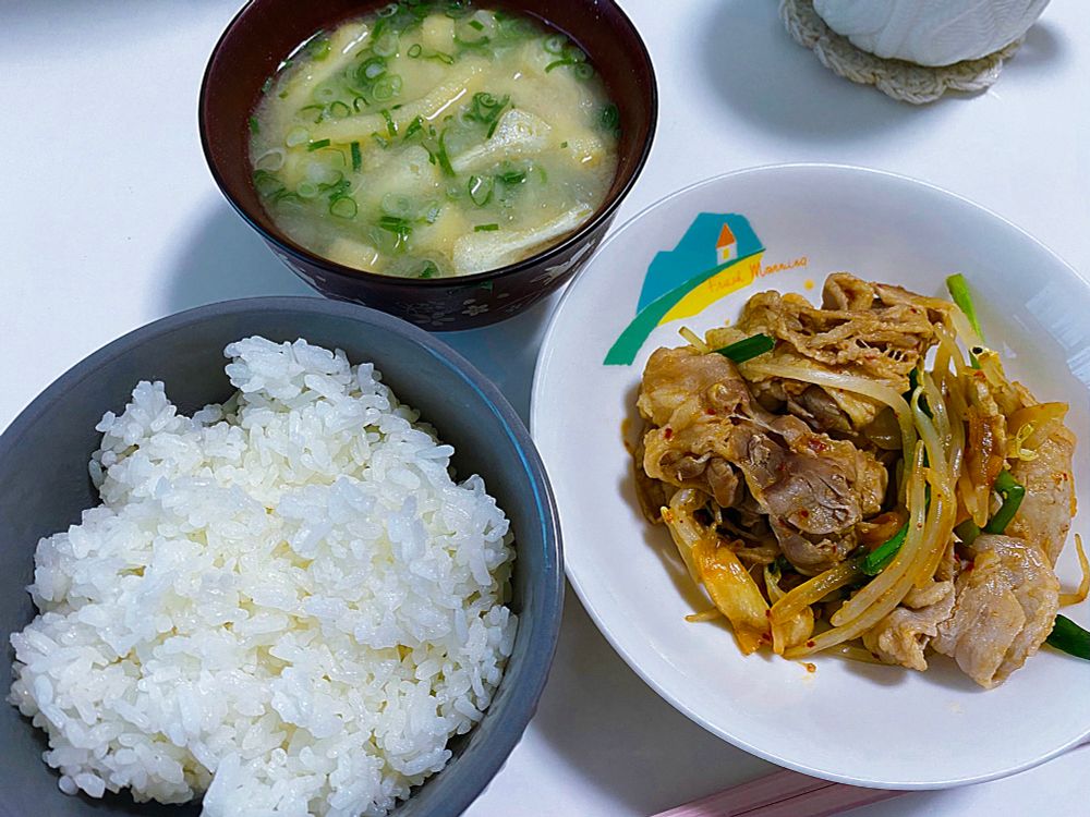 米
味噌汁
豚キムチ