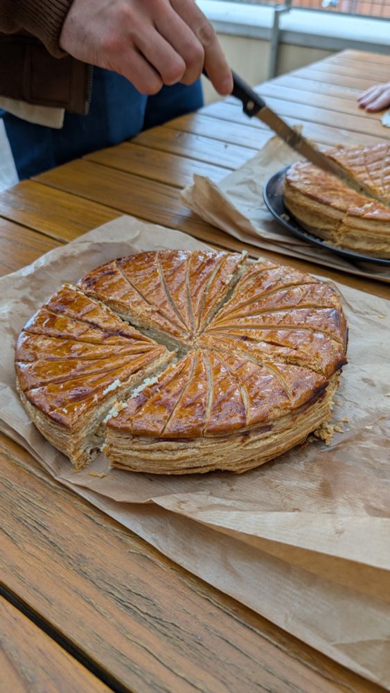 picture of a team "galette des rois"