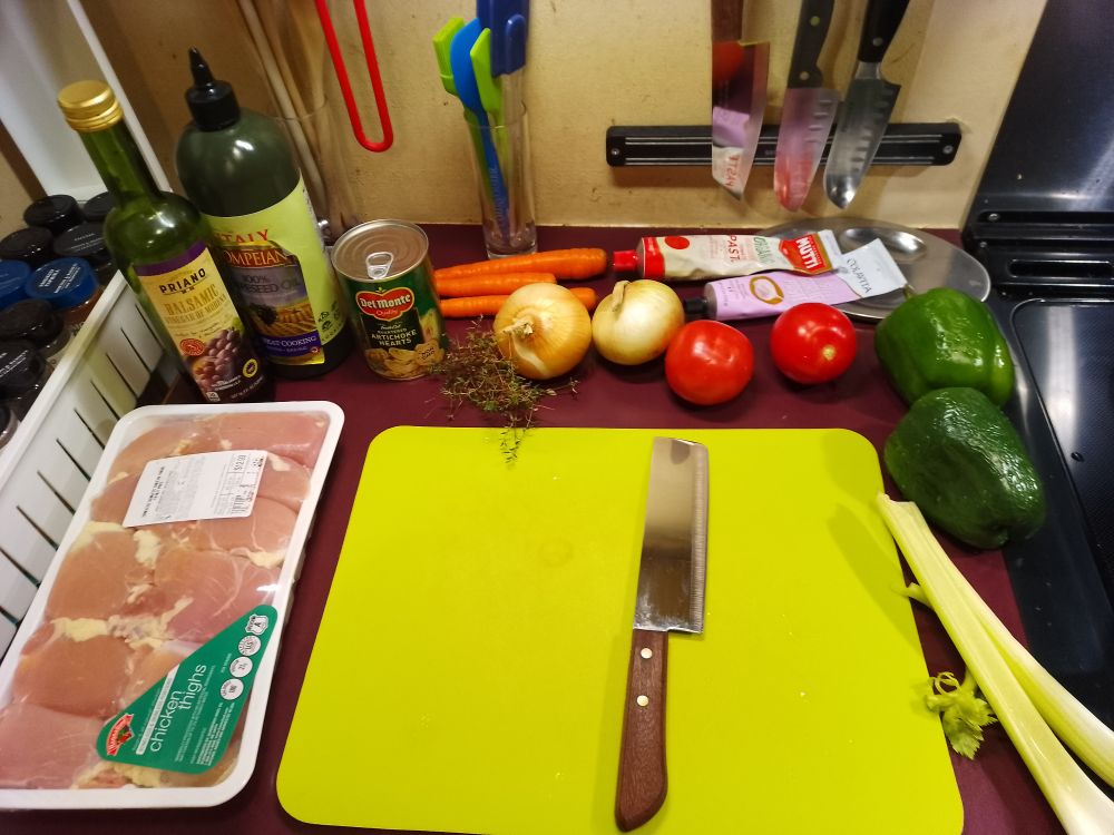 Chicken, balsamic, oil, artichoke hearts in the can, thyme, carrot, onion, tomato, tomato paste, garlic paste, green pepper, celery 