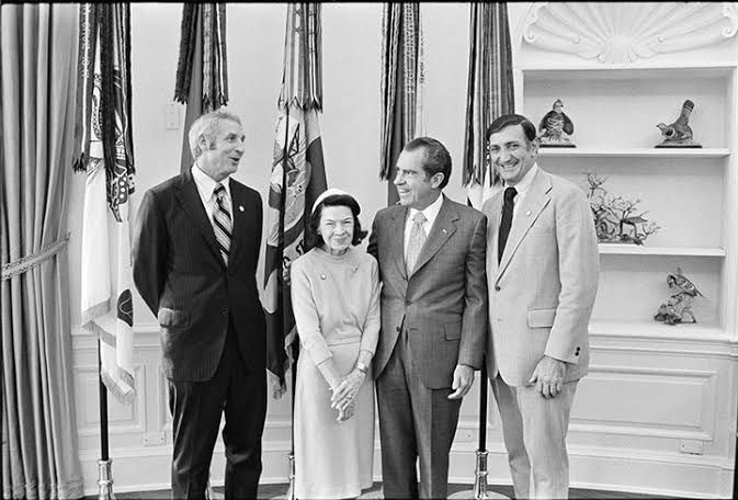 Photo of Richard Nixon, Claire Ruth (Babe's widow), Bobby Thompson and Ralph Branca in the Oval Office 