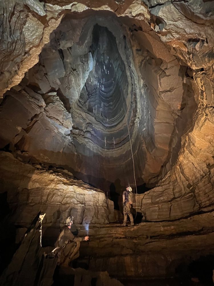 This is a 200' dome in an SCCI cave in Tennessee. It was quite the invigorating chore to get here. Waterfall climbs, wet suits, pancake crawls. All the good stuff. Hallways of gypsum crystals. Ace.