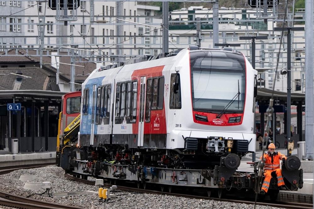 Franco-Swiss Mont-Blanc-Express train received the first of 7 STADLER rack railway metric trains for entry into service in 2026 on Martigny-Chamonix-Saint-Gervais