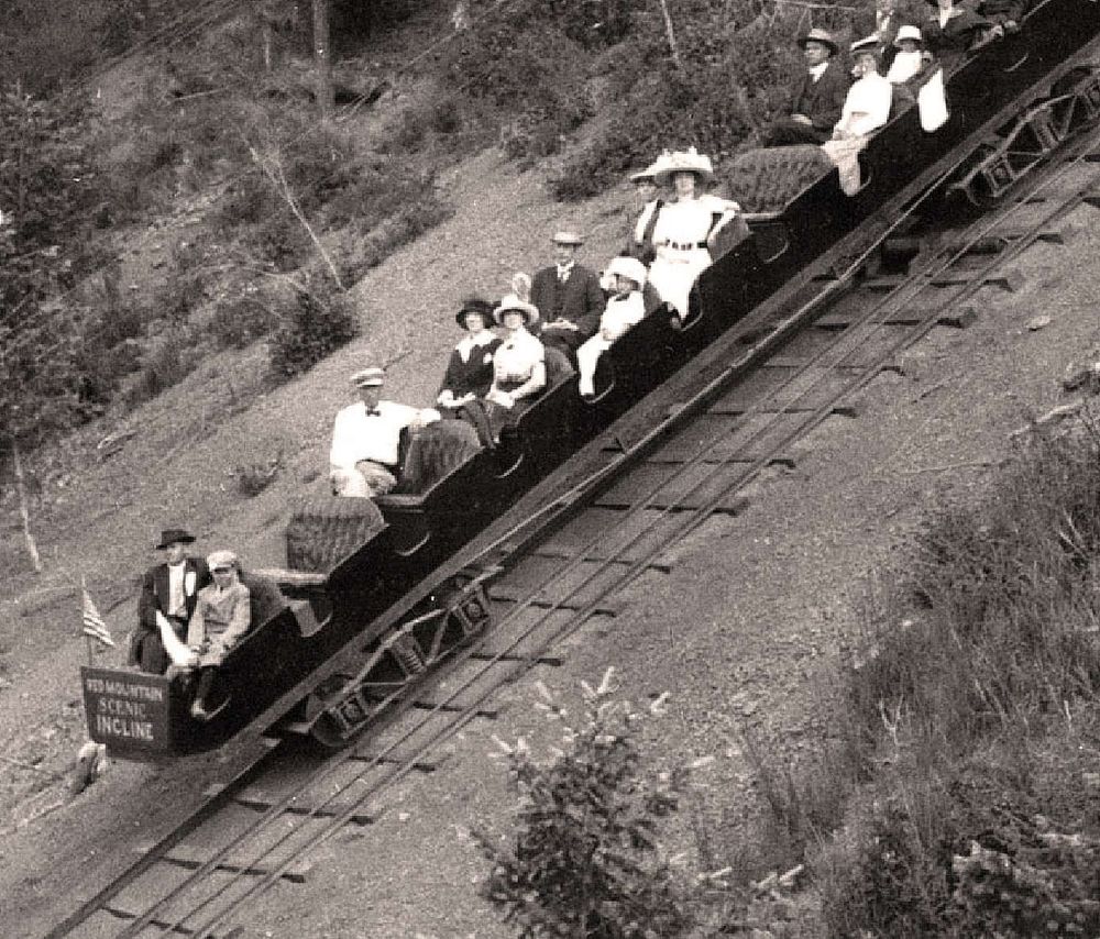 Red Mountain Scenic Incline (1912-1925) at Manitou Springs (Colorado)