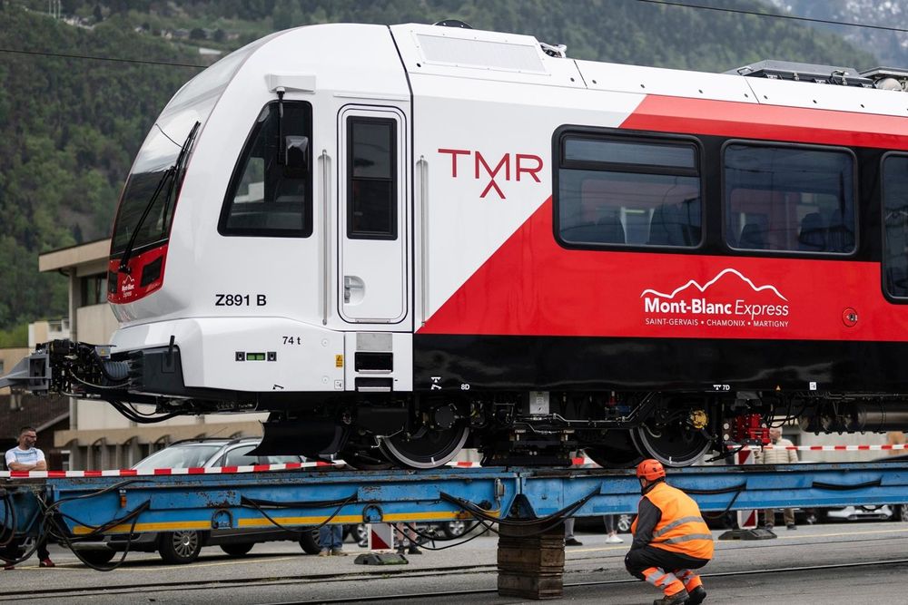 Franco-Swiss Mont-Blanc-Express train received the first of 7 STADLER rack railway metric trains for entry into service in 2026 on Martigny-Chamonix-Saint-Gervais
