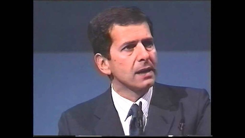 Gerald Ratner at the Institute of Directors, April 1991 – where he called his own products “total crap”