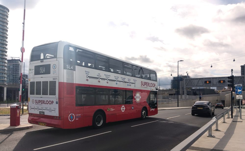 A Superloop bus, SL4, prepares to enter the new Silvertown Tunnel