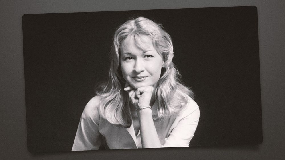 Diane Ladd, pensive.  