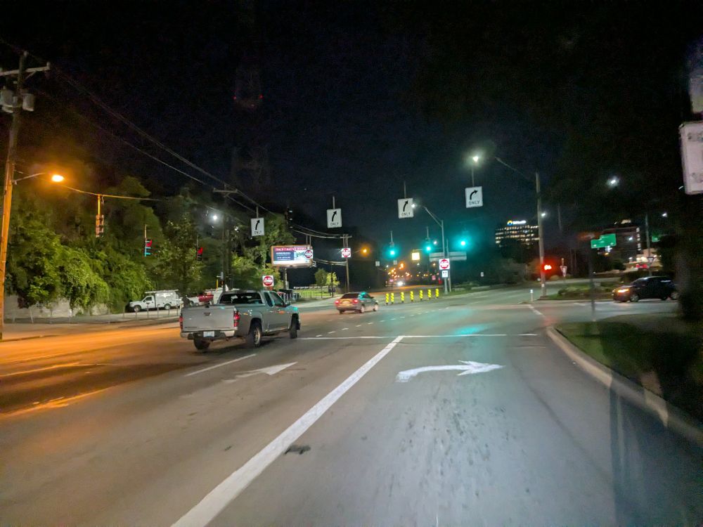 car broken down in the middle of reading & Elsinore intersection