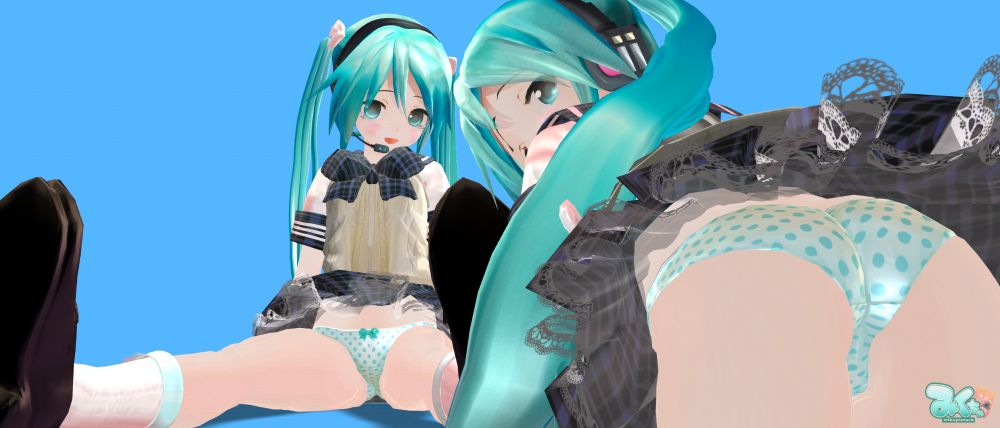 JKあぴミクちゃんが平らに横たわり、前かがみになって水玉パンツを露出している